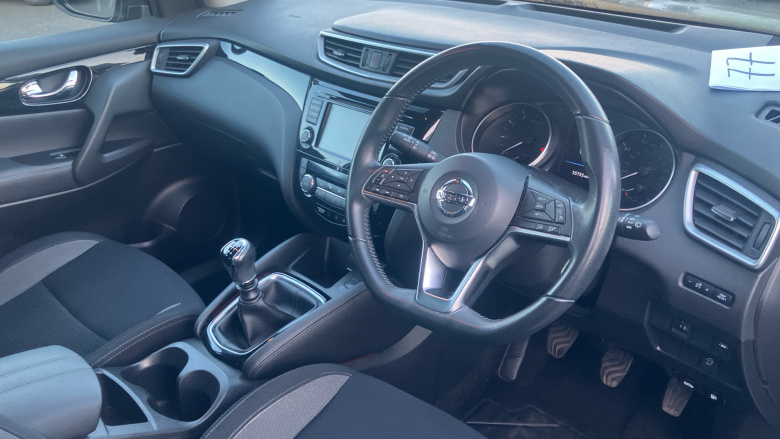 Nissan Qashqai 1.3 DiG-T Acenta Premium 5dr Petrol Hatchback